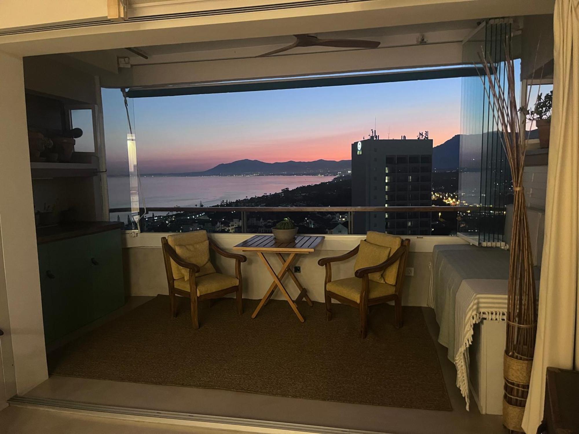 Vistas Al Mar Del *